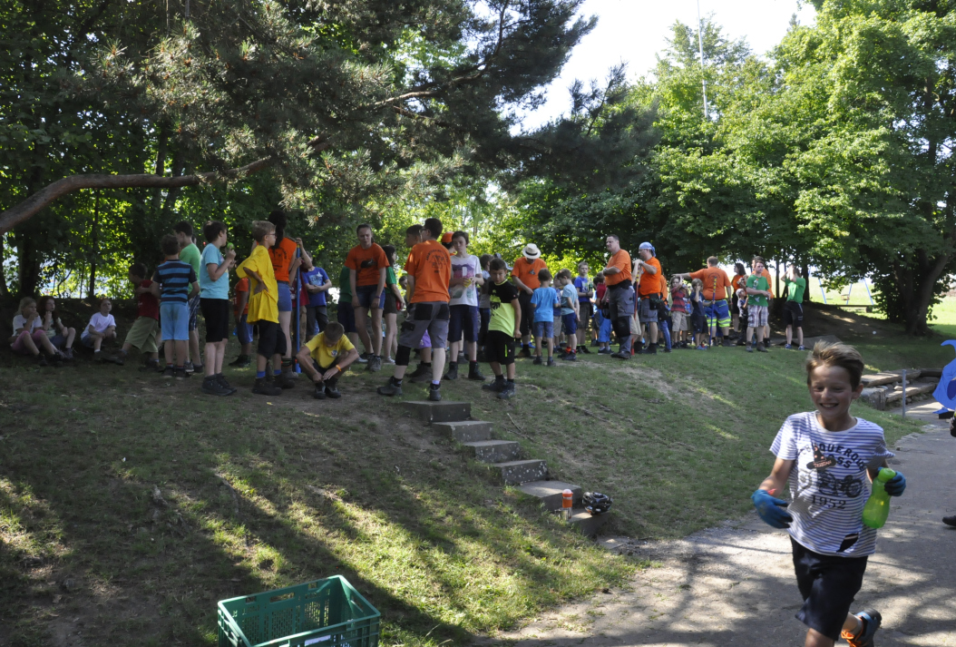 Abenteuer Hüttenbauen Seen Sommerferienprogramm